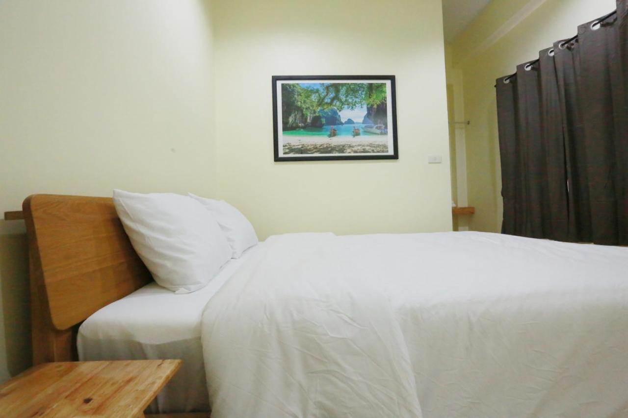 Interest Poshtel Hostel Bangkok Bagian luar foto