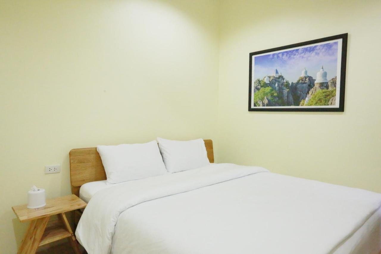 Interest Poshtel Hostel Bangkok Bagian luar foto