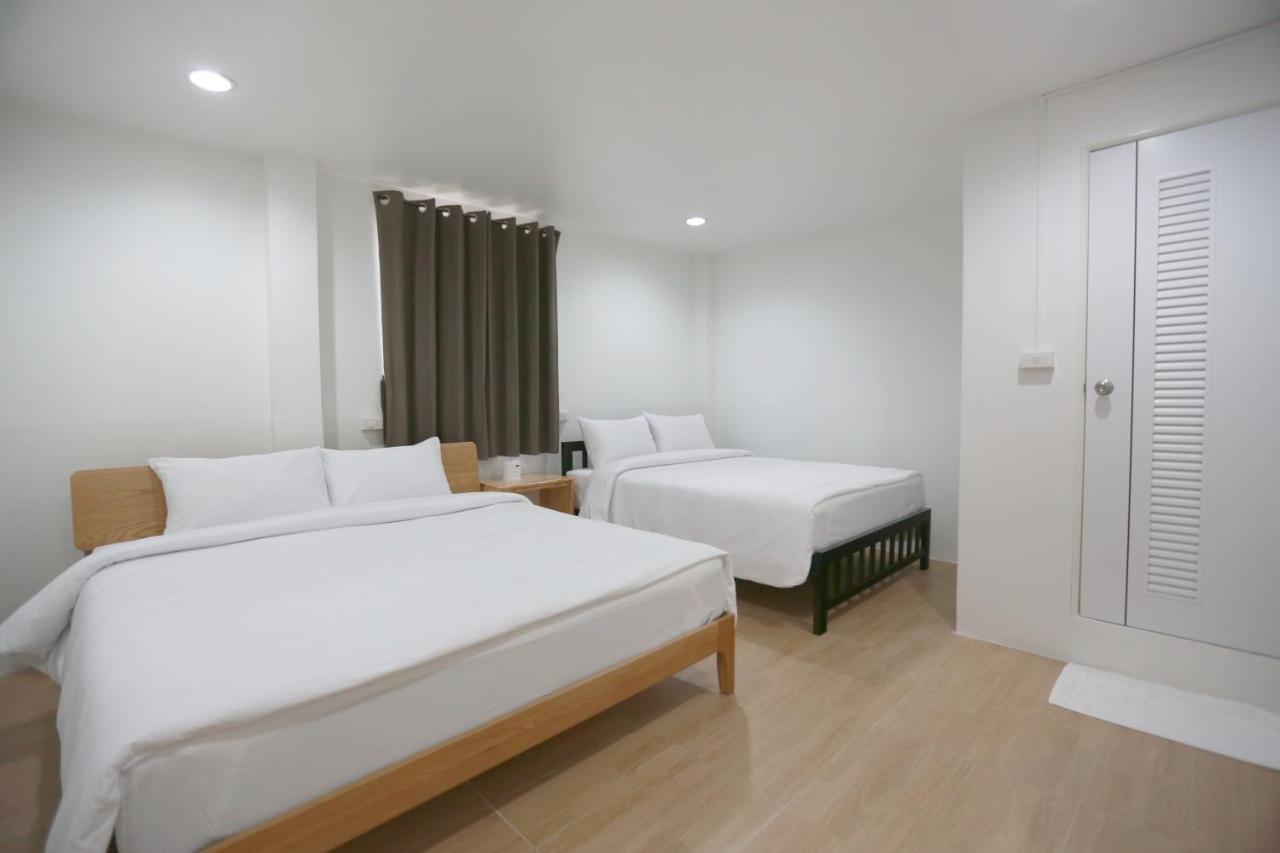 Interest Poshtel Hostel Bangkok Bagian luar foto